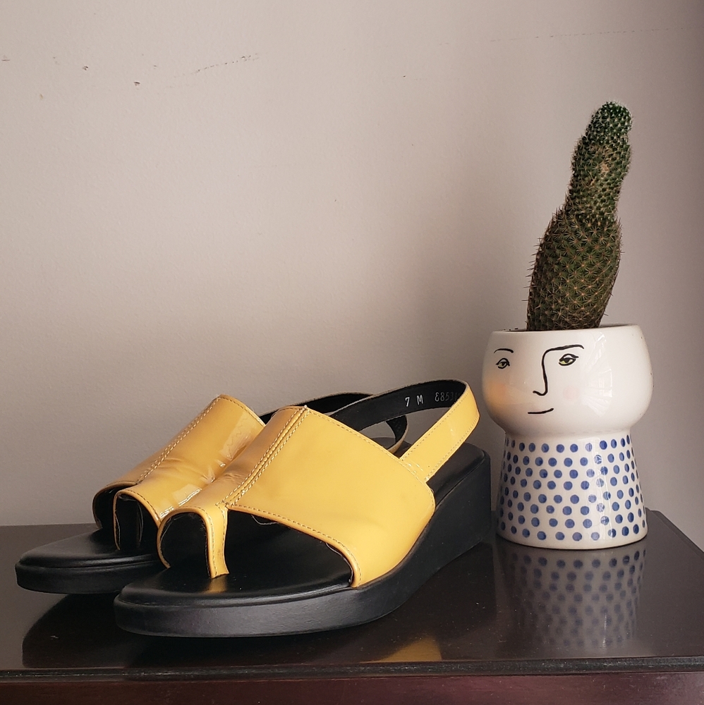 Hopp Studio Wedge Slide